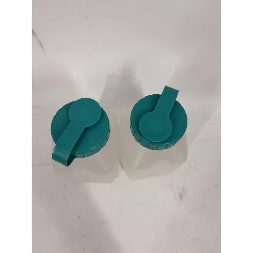 Lot of 2 Rubbermaid One Pint Teal Drink Bottles Servin Saver Flip Top Lids